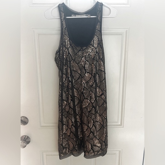 Chelsea & Violet Dresses & Skirts - Chelsea & Violet Chelsea scooped neck fitted elastic brown sequence dress size L